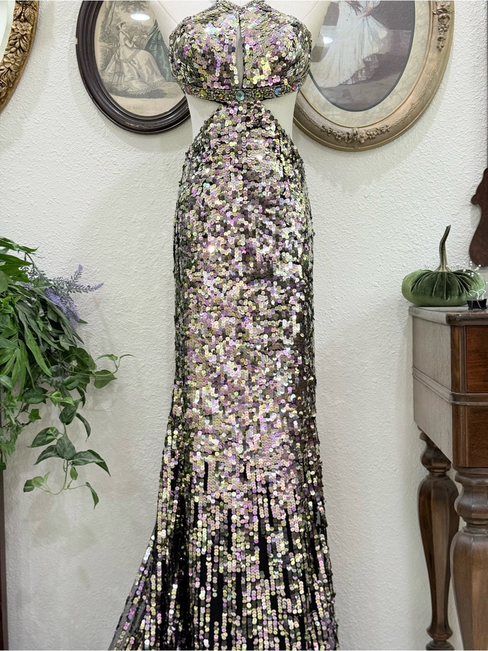 Sequin Beaded Evening Gown in Iridescent Pink-Black - Unbranded - Picture 7 of 13